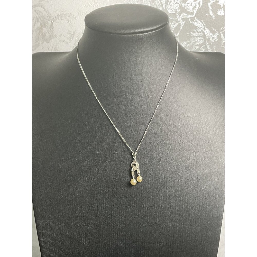 Vintage Trifari Silver Tone Necklace With Dangling Knot & Pearl Pendant
